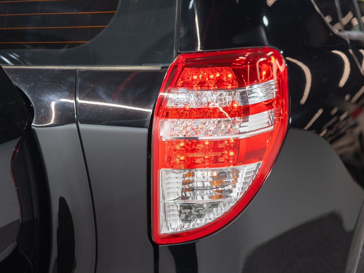 Toyota RAV4 2011 - фото автомобиля
