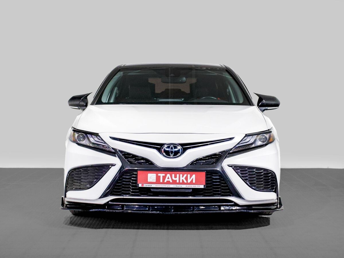 Toyota Camry 2022 - фото автомобиля