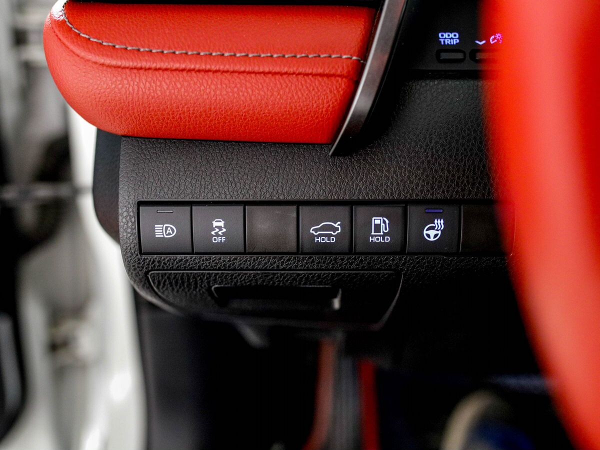 Toyota Camry 2022 - фото автомобиля