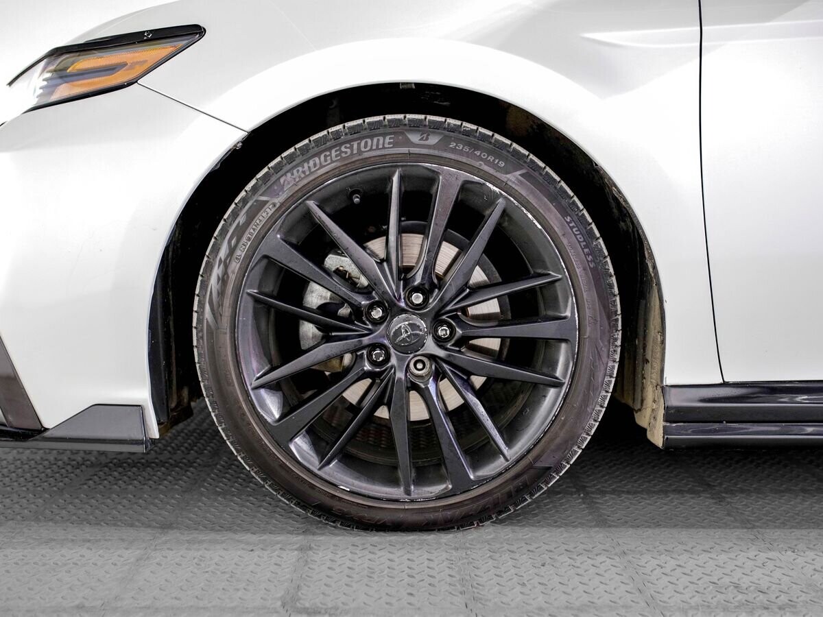 Toyota Camry 2022 - фото автомобиля