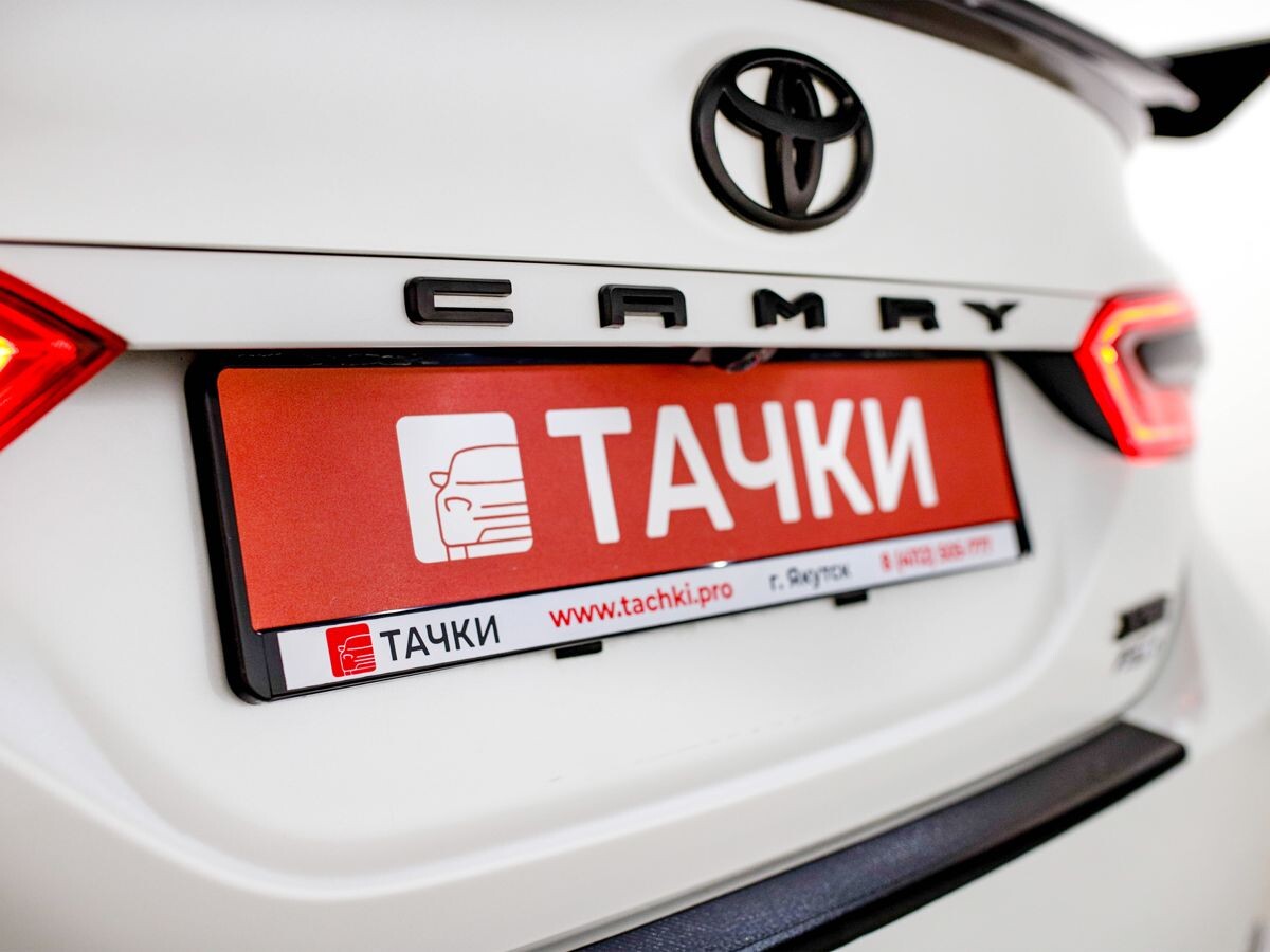 Toyota Camry 2022 - фото автомобиля