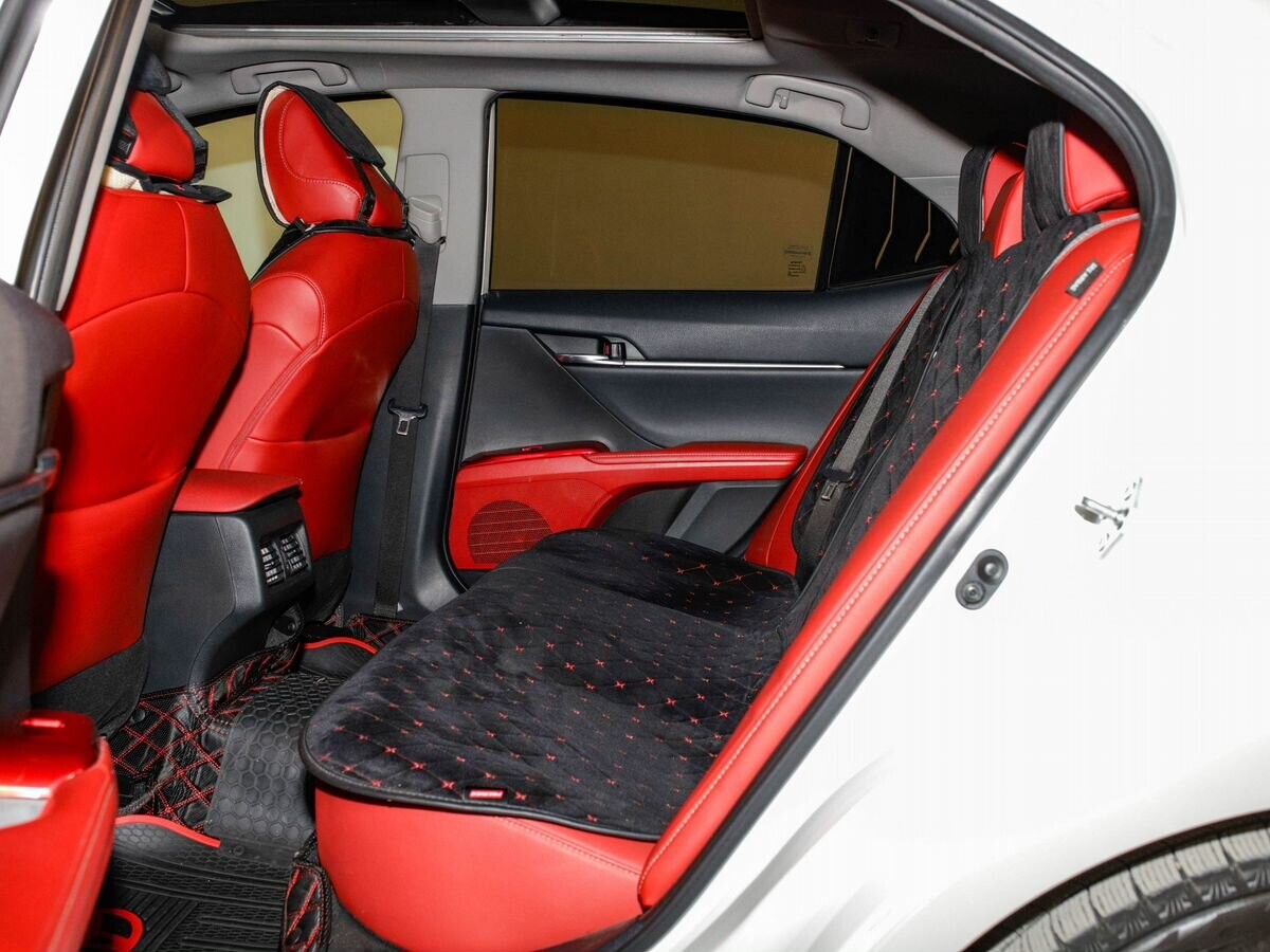 Toyota Camry 2022 - фото автомобиля