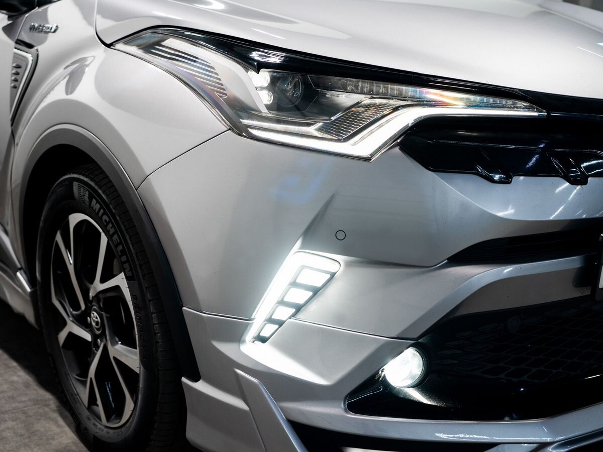 Toyota C-HR 2017 - фото автомобиля