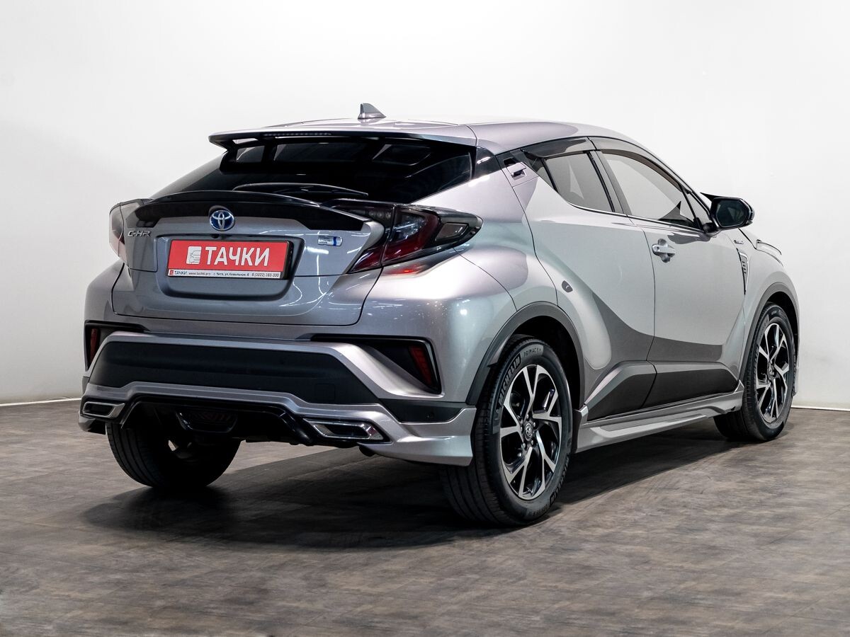 Toyota C-HR 2017 - фото автомобиля