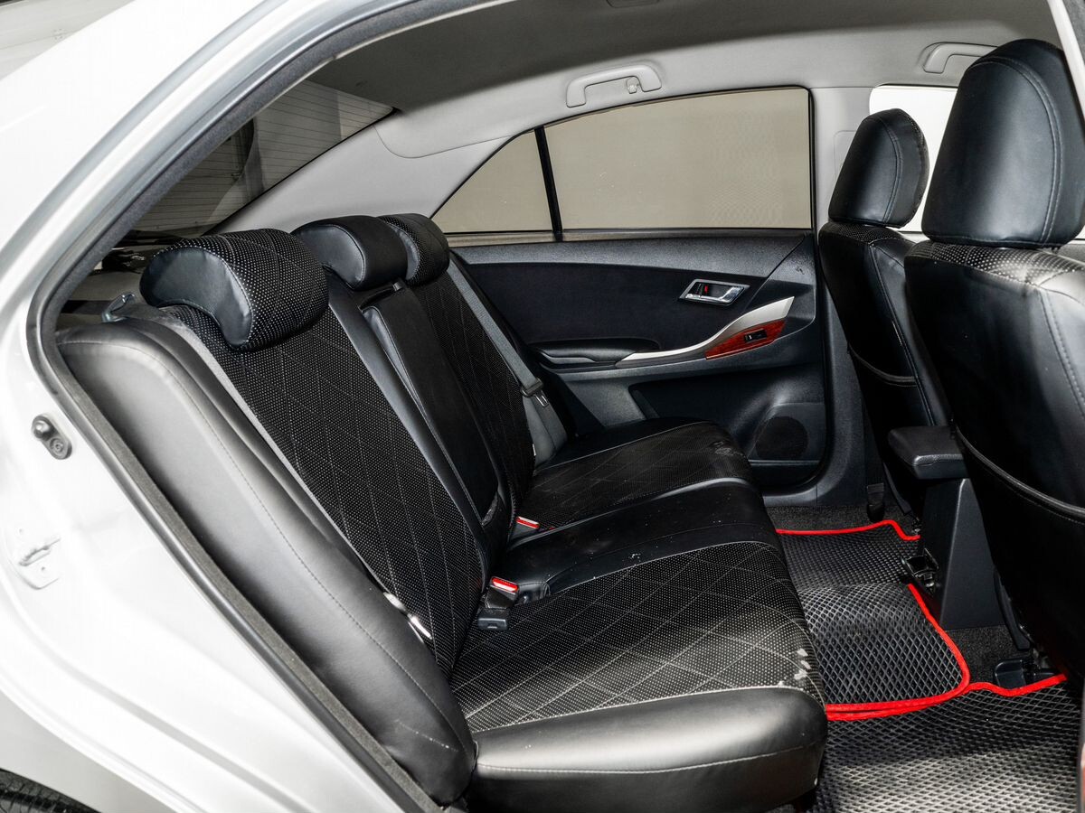 Toyota Premio 2010 - фото автомобиля