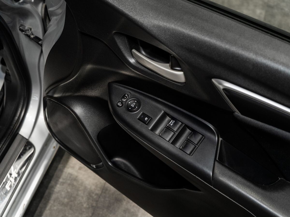 Honda Fit 2013 - фото автомобиля