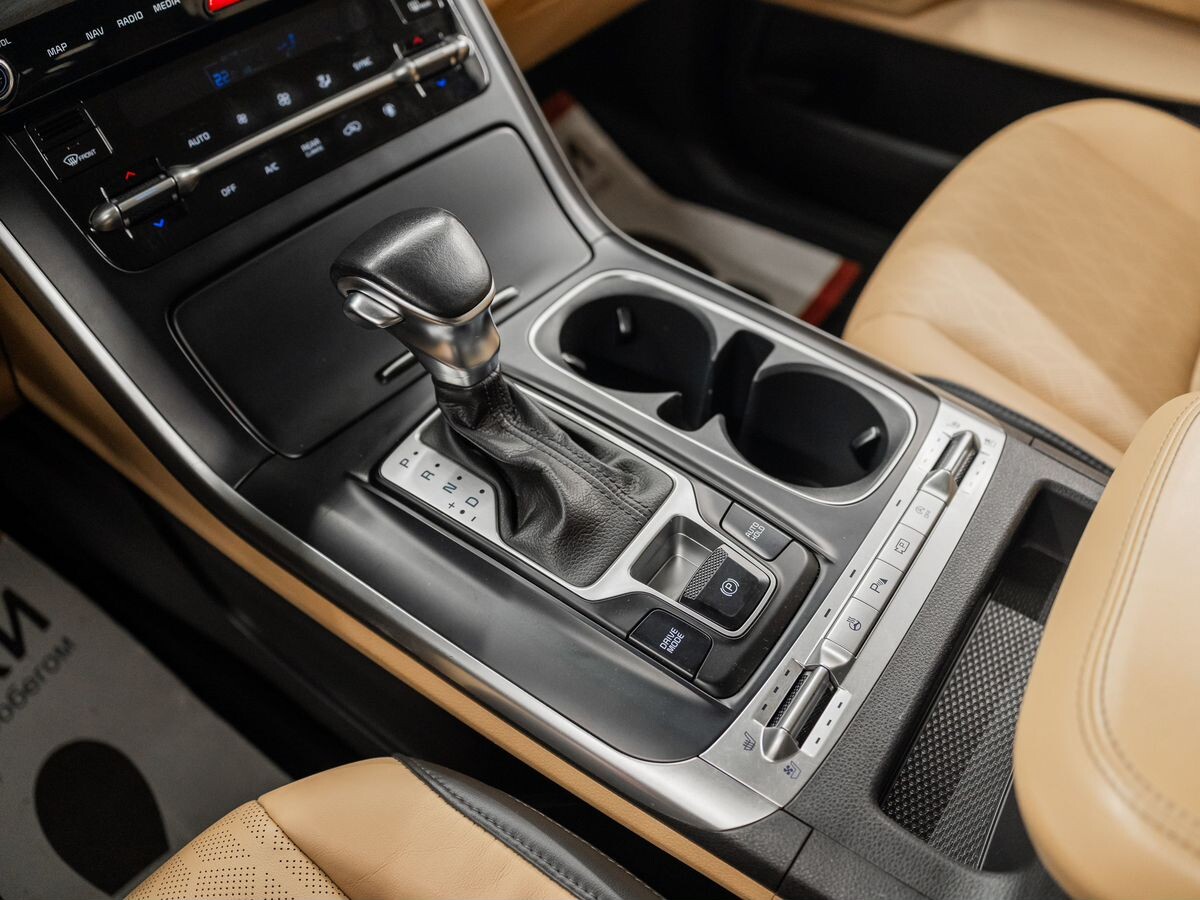 Kia Carnival 2020 - фото автомобиля
