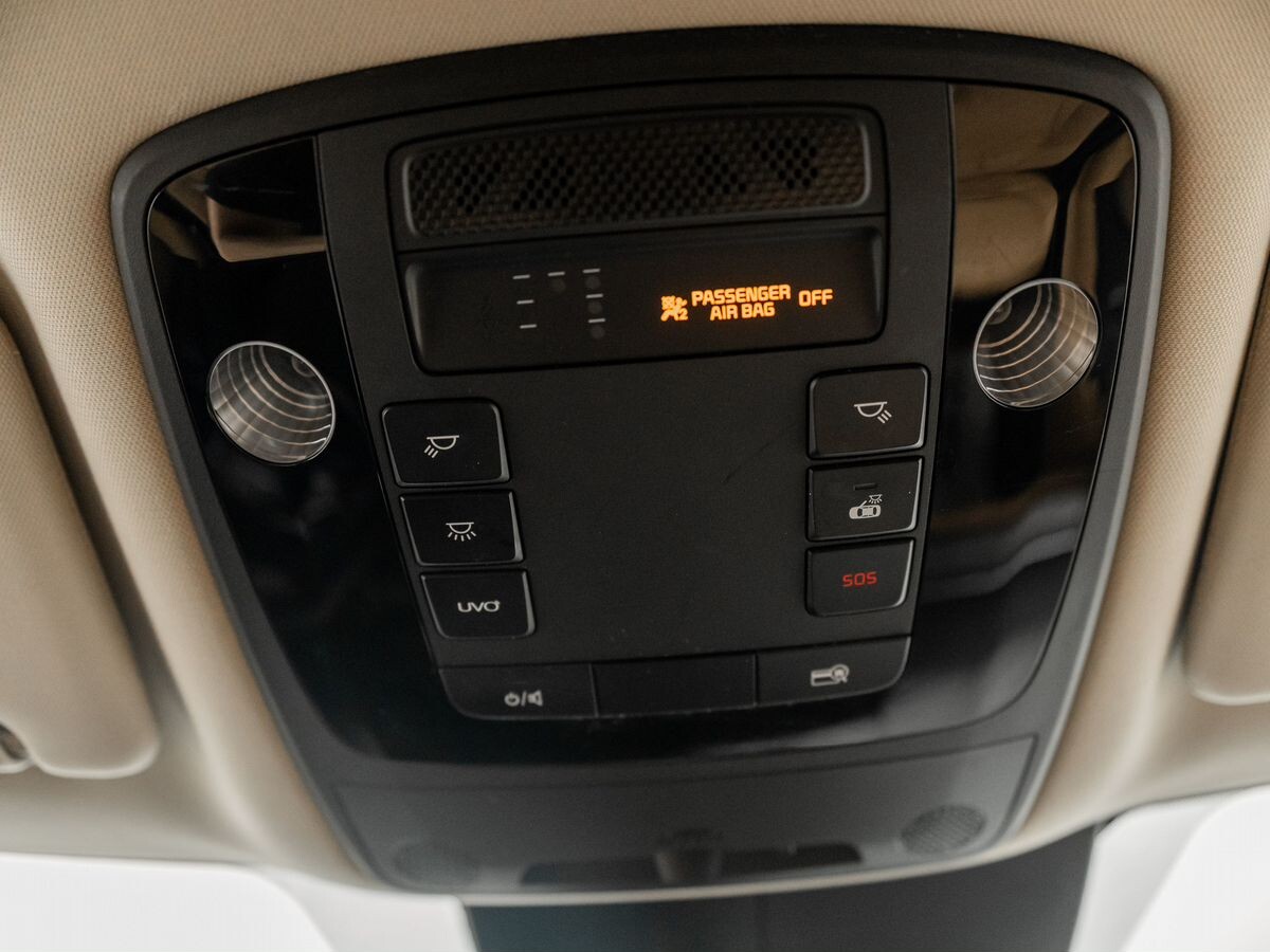 Kia Carnival 2020 - фото автомобиля