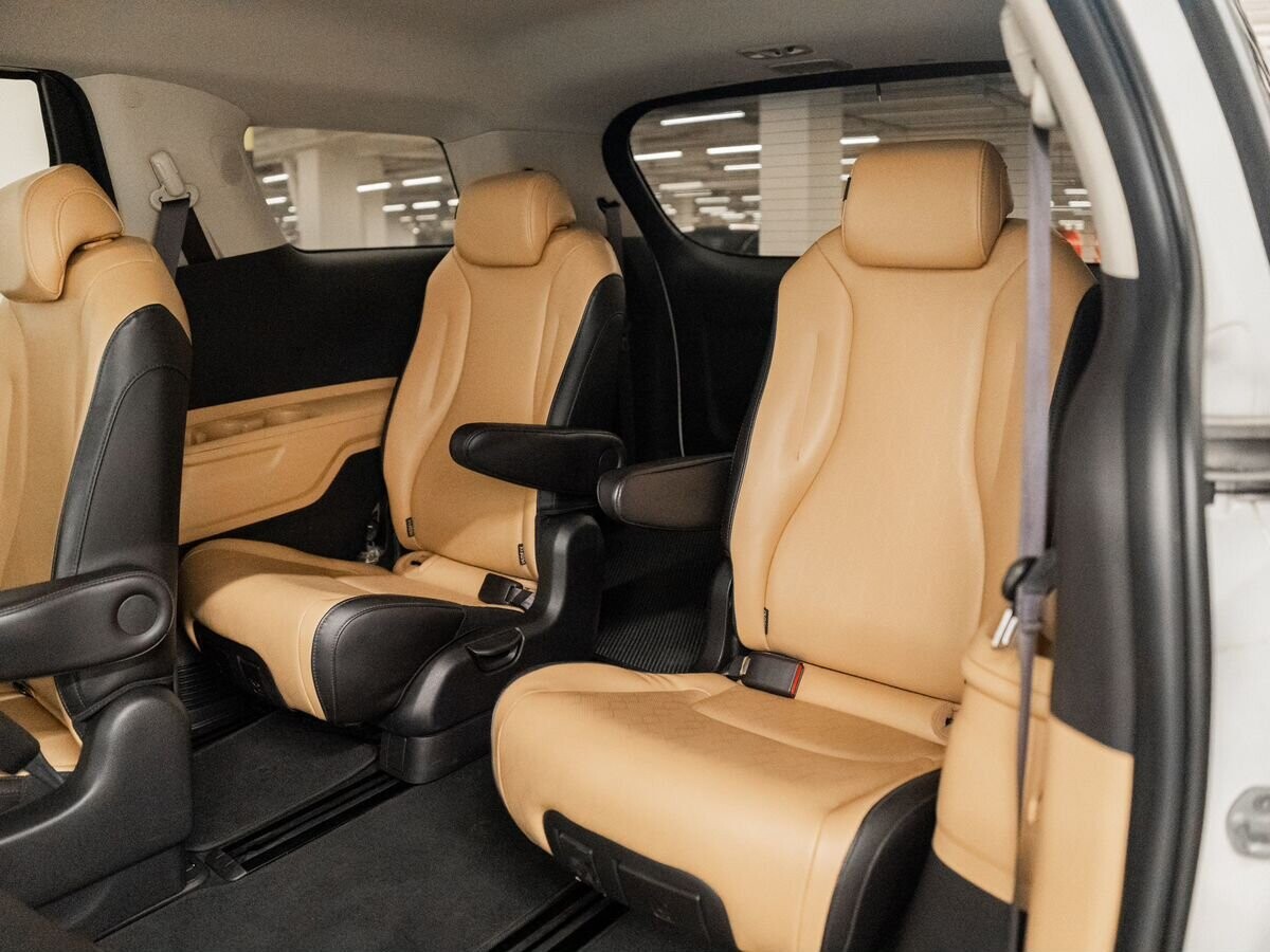 Kia Carnival 2020 - фото автомобиля