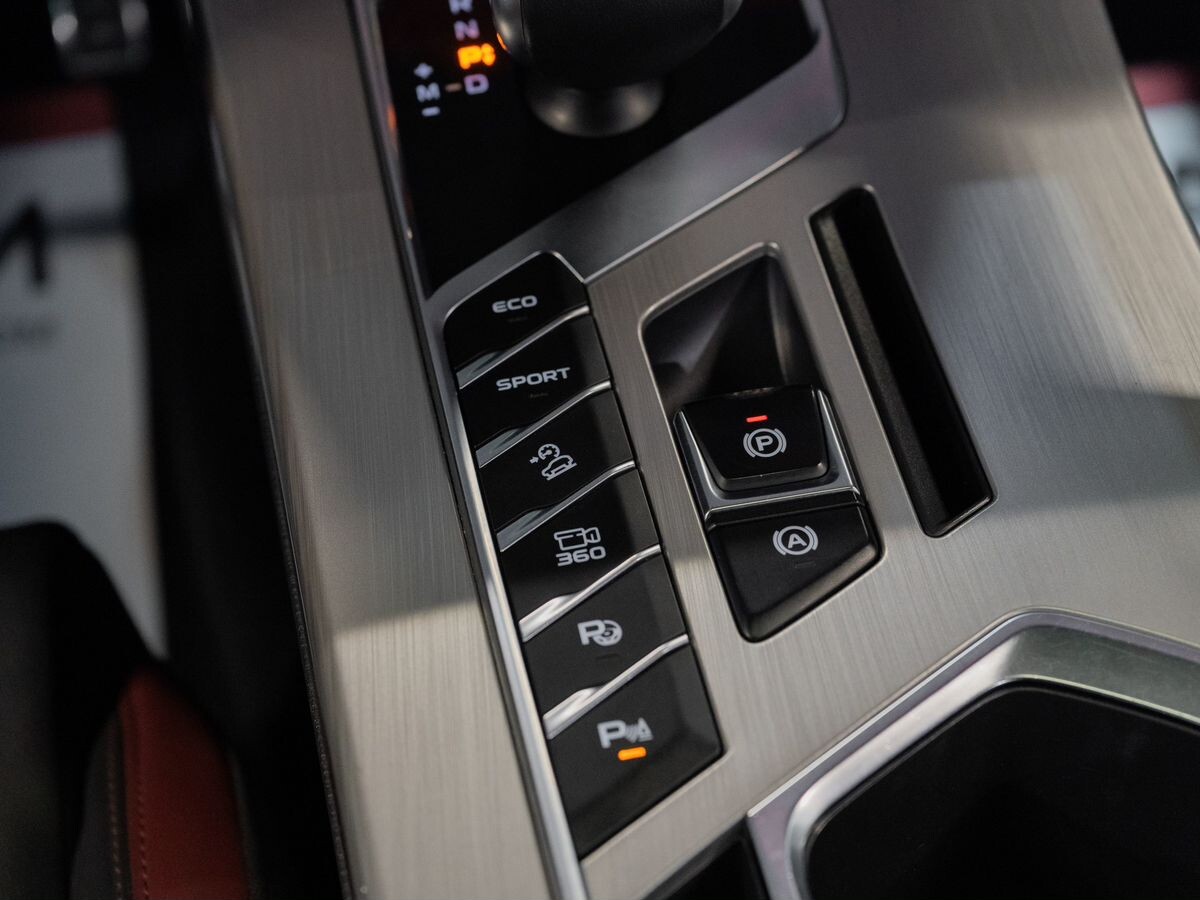 Geely Coolray 2019 - фото автомобиля