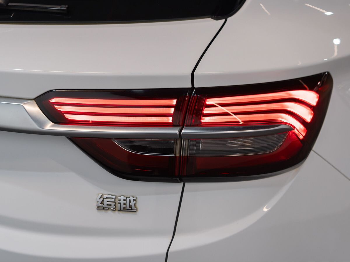 Geely Coolray 2019 - фото автомобиля
