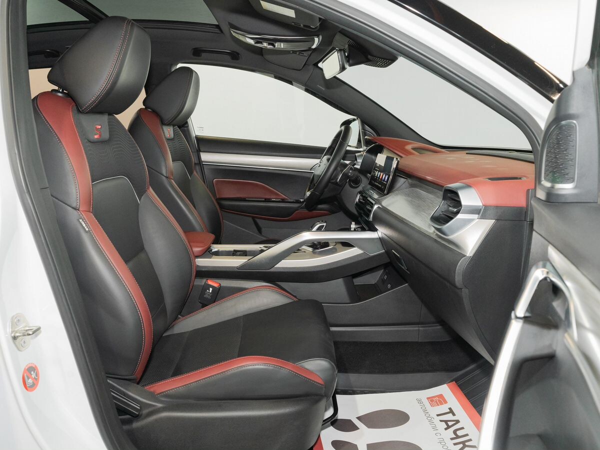 Geely Coolray 2019 - фото автомобиля