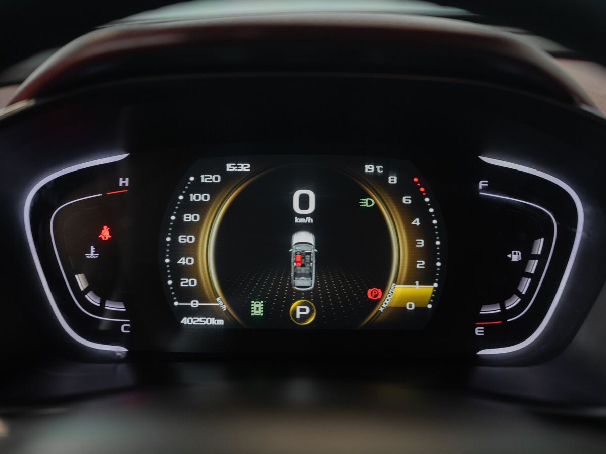 Geely Coolray 2019 - фото автомобиля