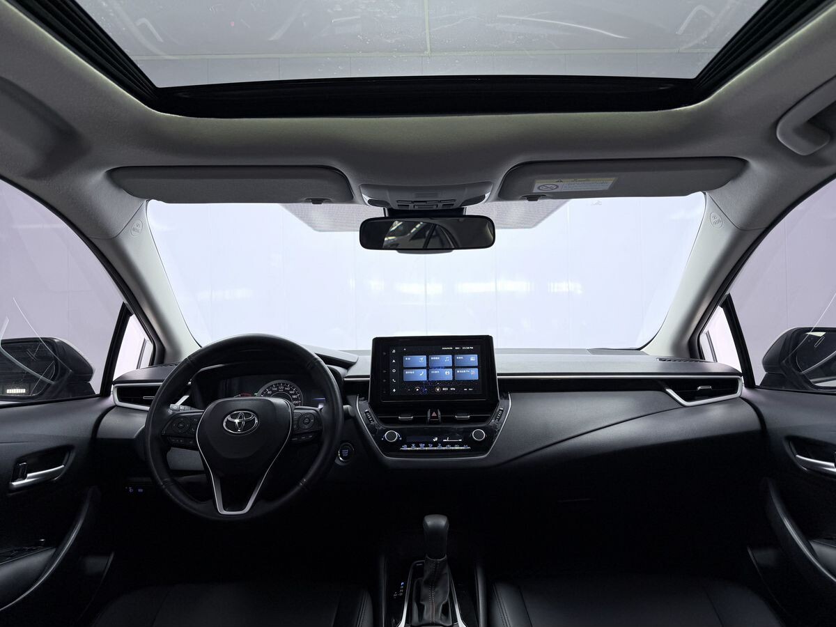 Toyota Corolla 2021 - фото автомобиля