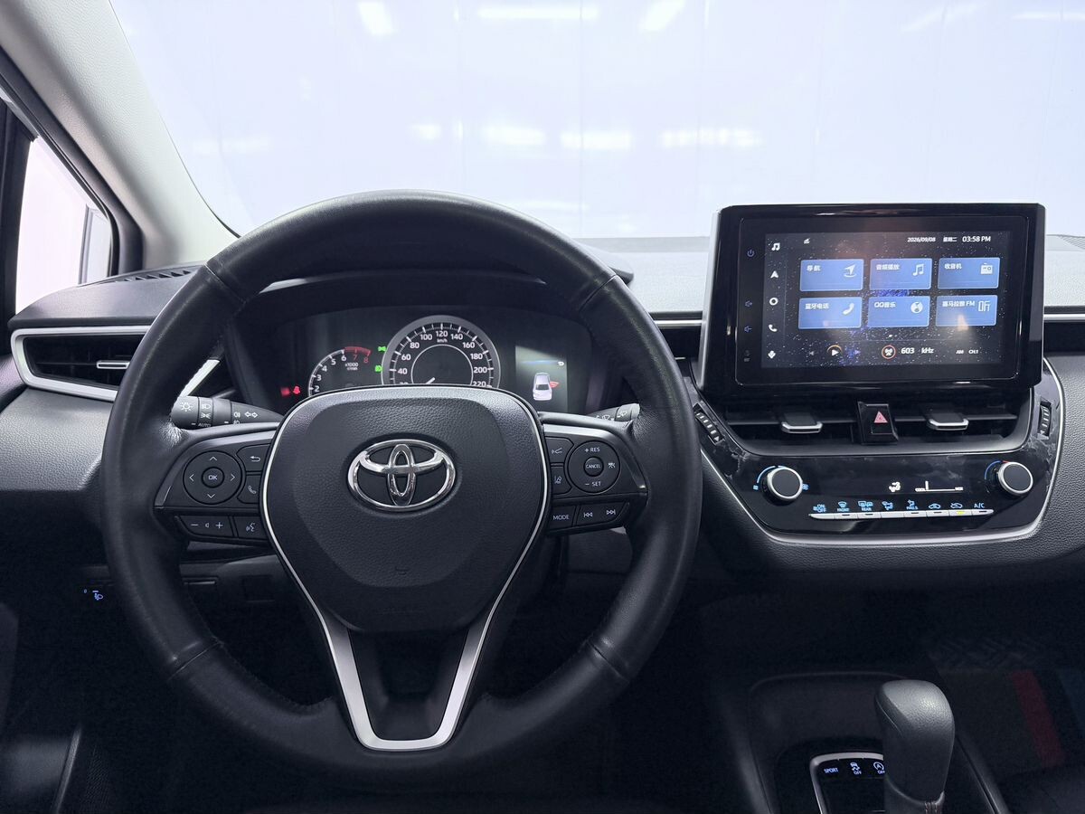 Toyota Corolla 2021 - фото автомобиля