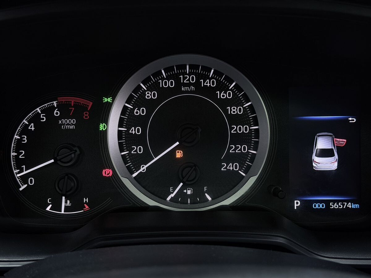 Toyota Corolla 2021 - фото автомобиля