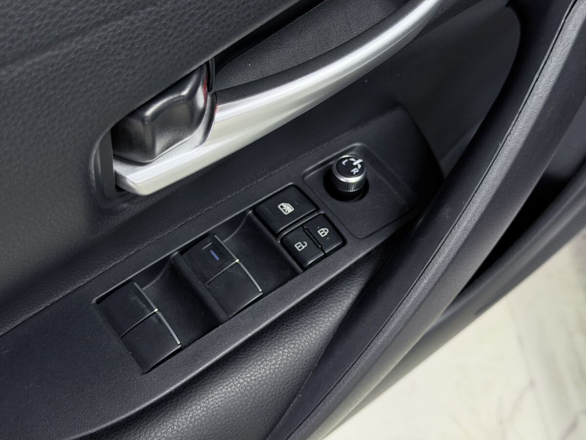 Toyota Corolla 2021 - фото автомобиля