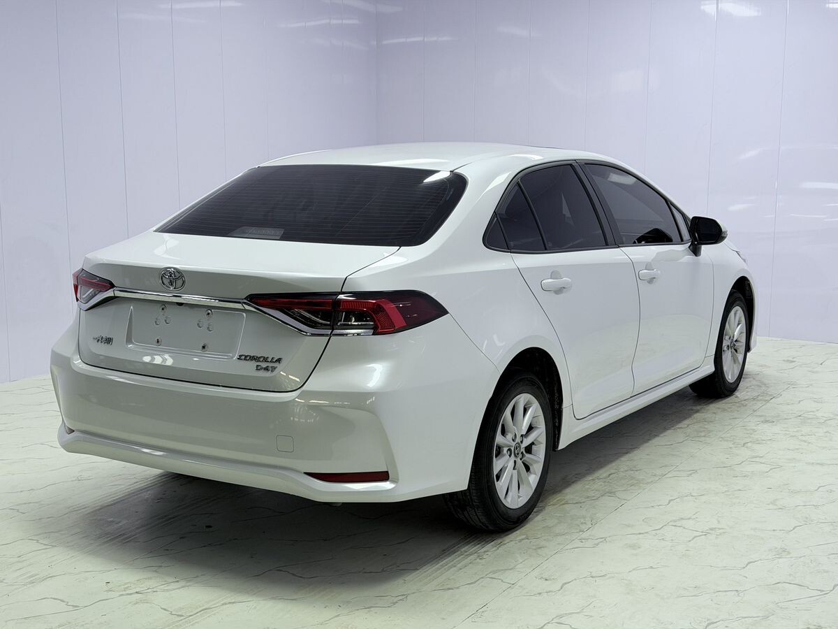 Toyota Corolla 2021 - фото автомобиля