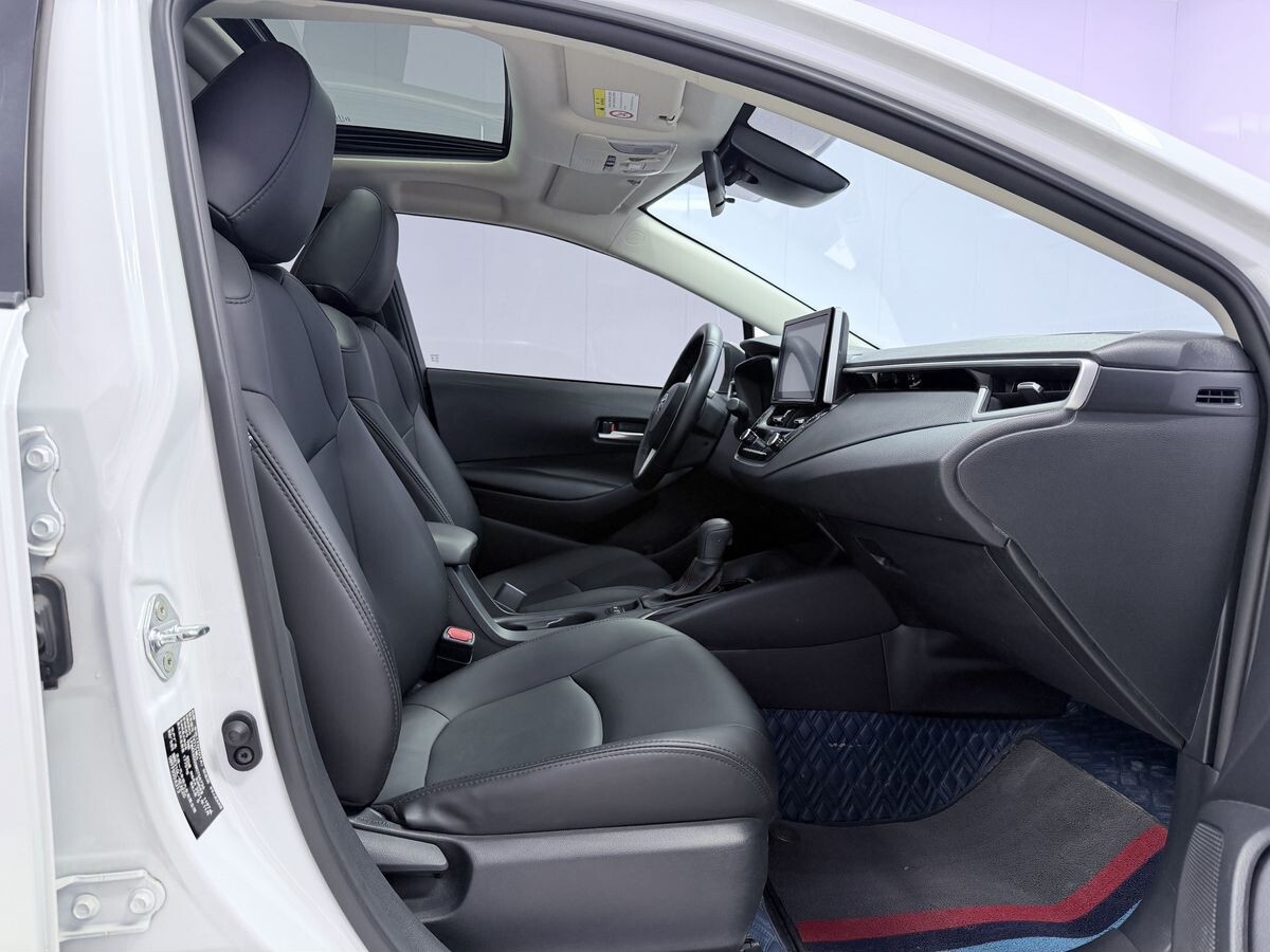 Toyota Corolla 2021 - фото автомобиля