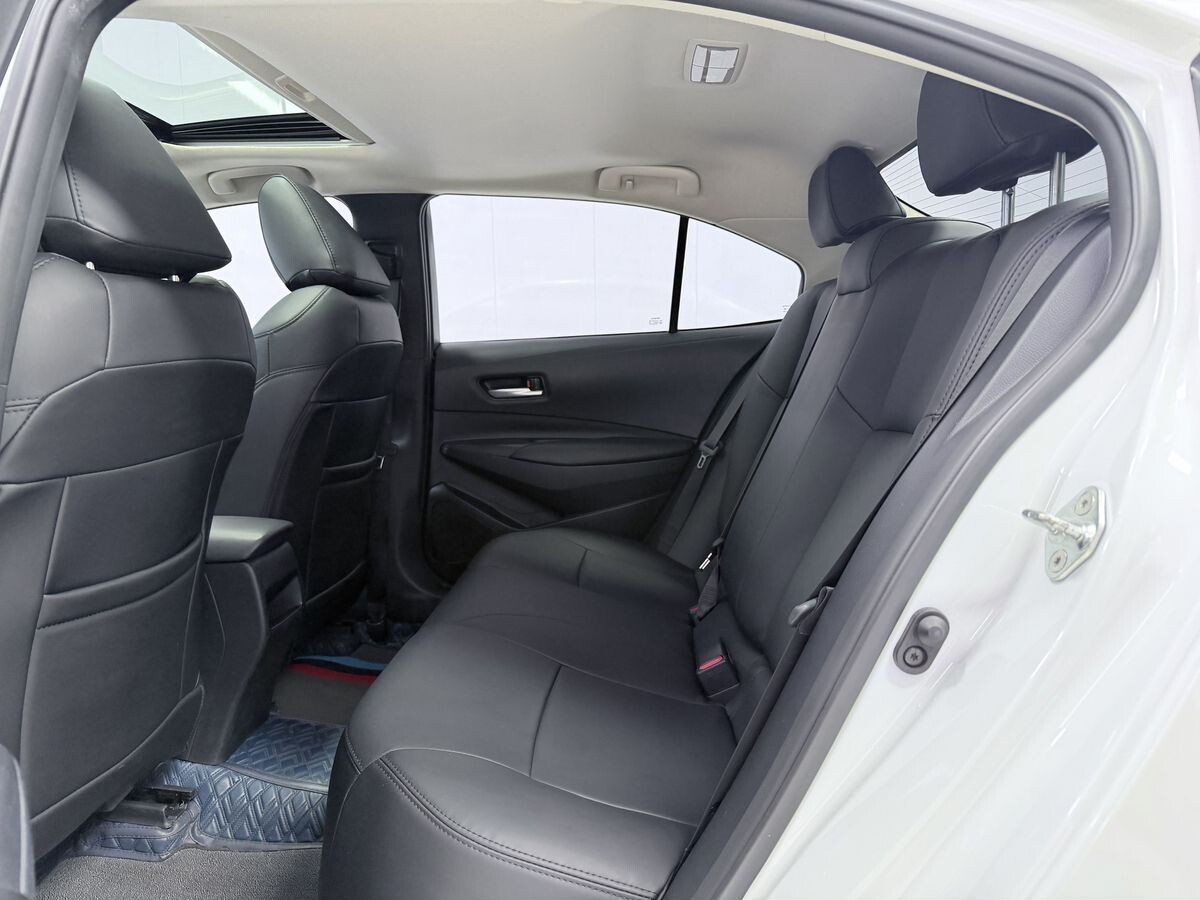 Toyota Corolla 2021 - фото автомобиля