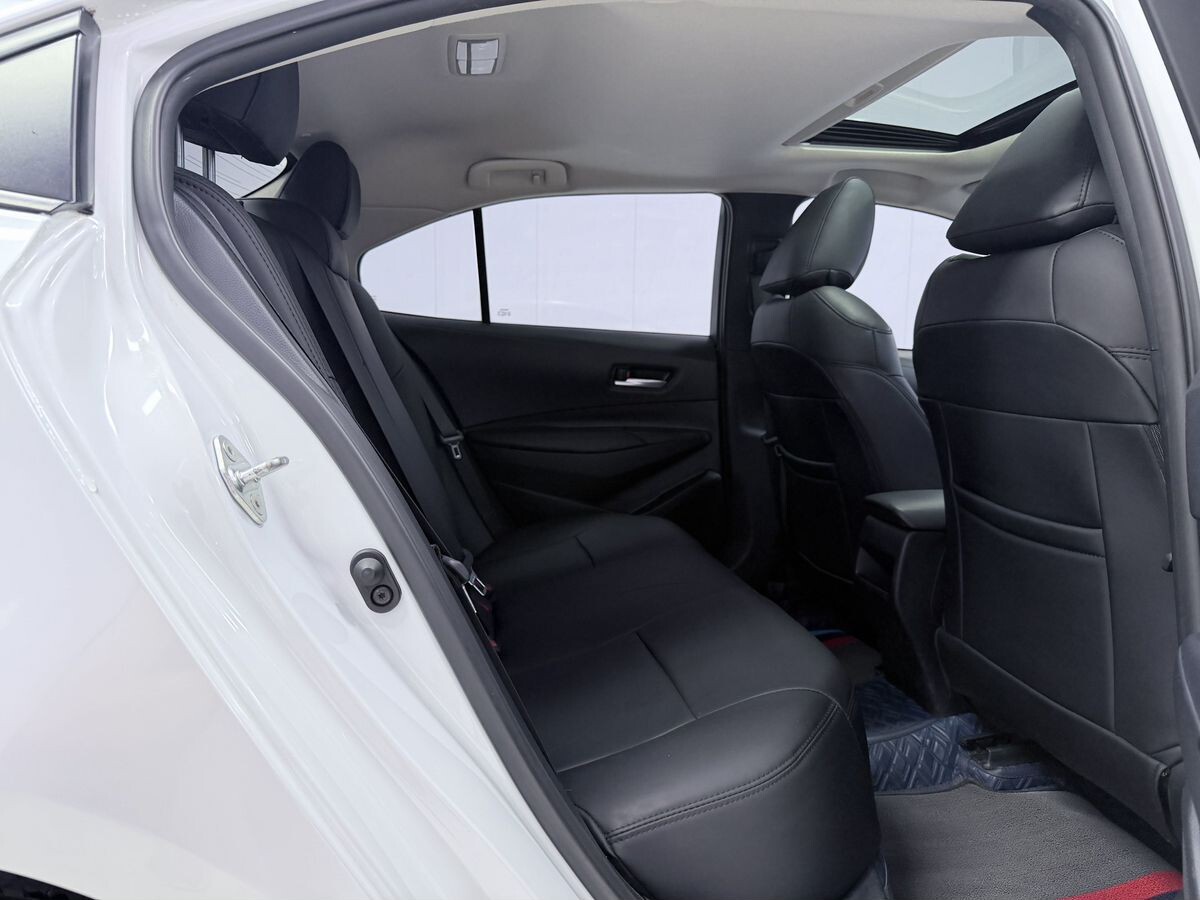 Toyota Corolla 2021 - фото автомобиля