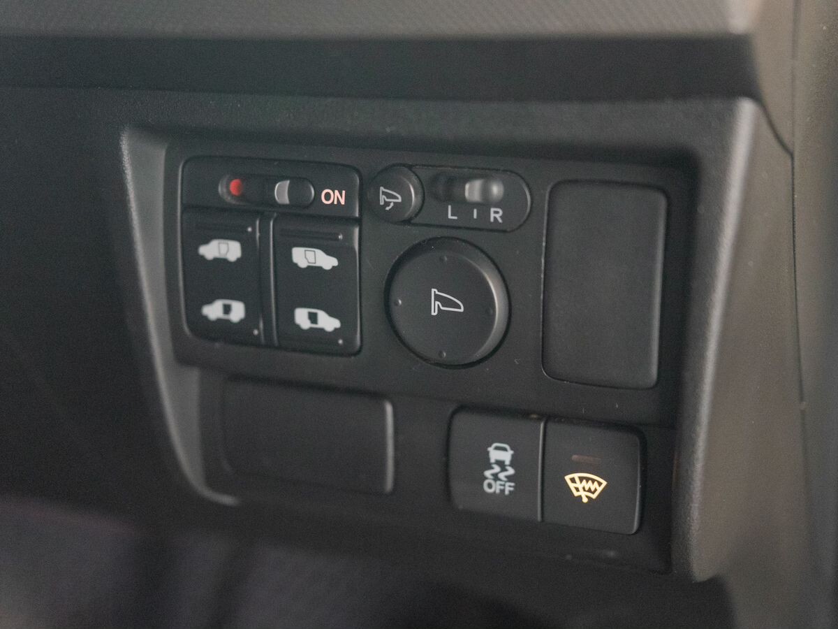 Honda Freed 2012 - фото автомобиля
