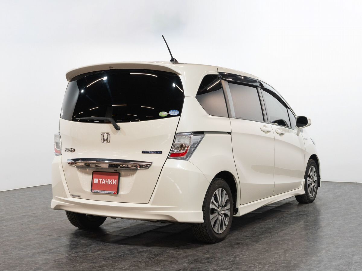 Honda Freed 2012 - фото автомобиля