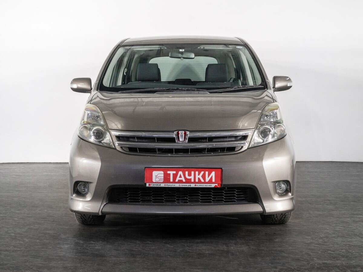 Toyota Isis 2009 - фото автомобиля