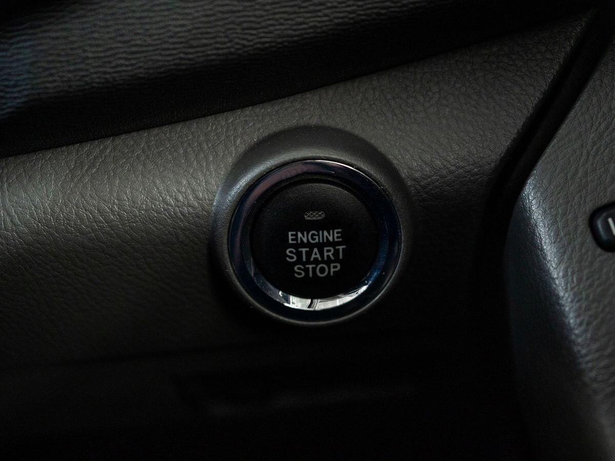 Toyota Isis 2009 - фото автомобиля