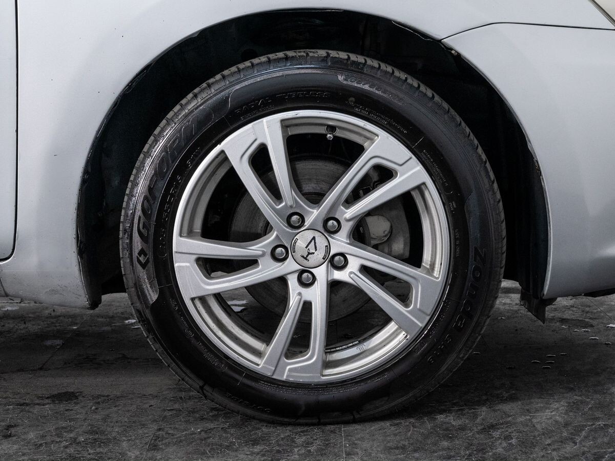 Toyota Wish 2004 - фото автомобиля