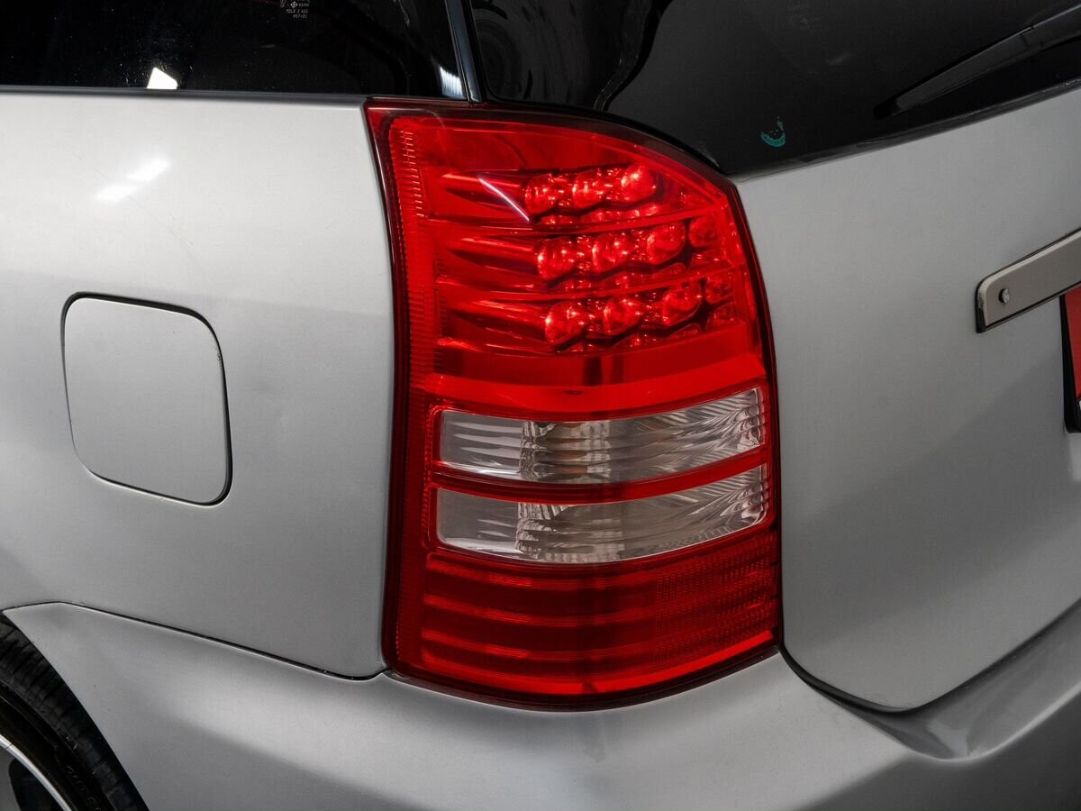 Toyota Wish 2004 - фото автомобиля