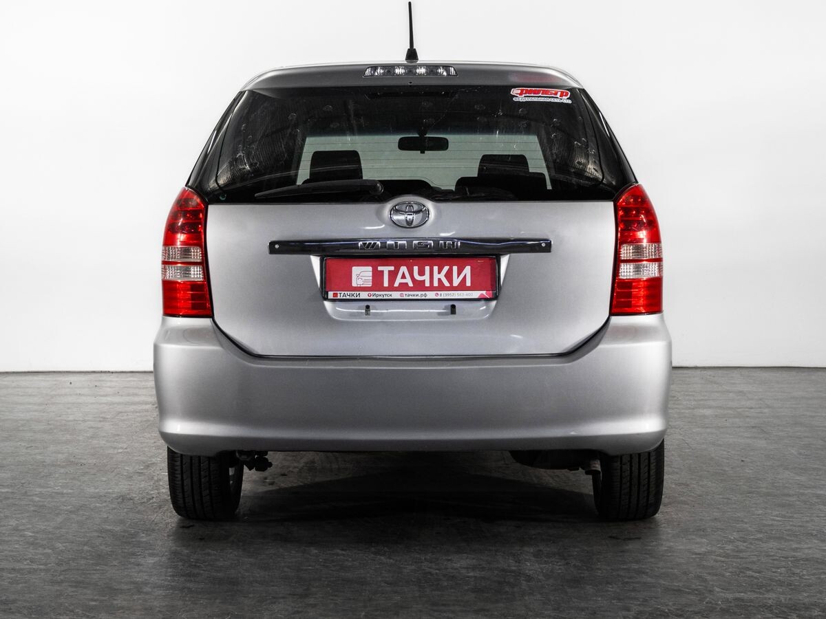 Toyota Wish 2004 - фото автомобиля