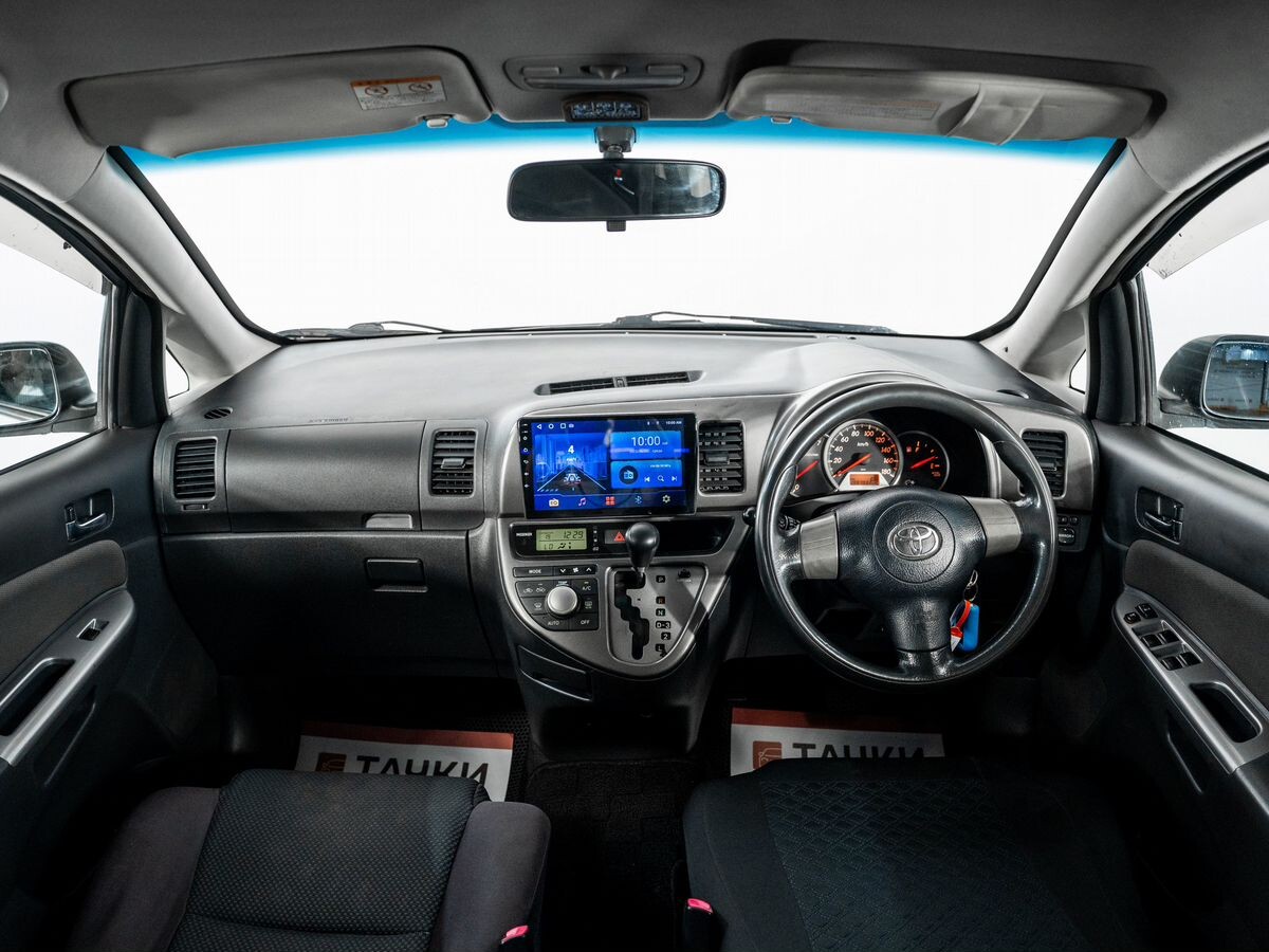 Toyota Wish 2004 - фото автомобиля