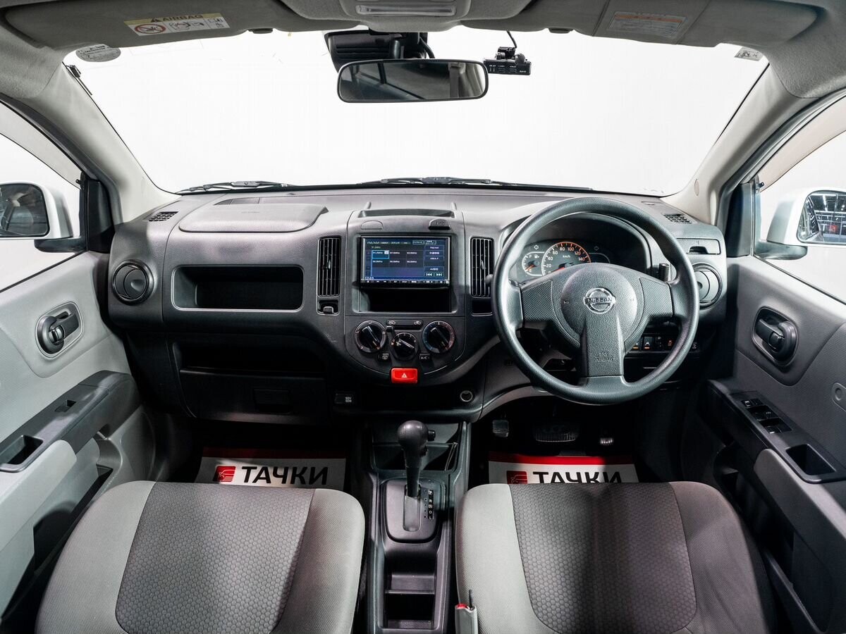 Nissan AD 2021 - фото автомобиля
