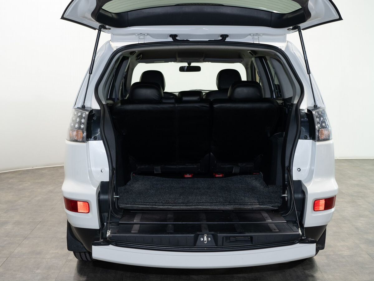 Mitsubishi Outlander 2010 - фото автомобиля