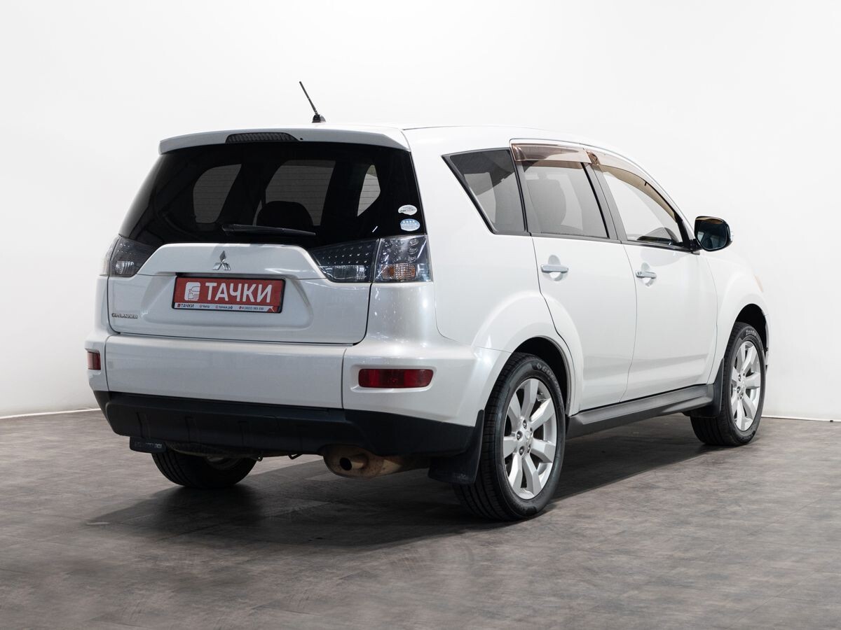 Mitsubishi Outlander 2010 - фото автомобиля