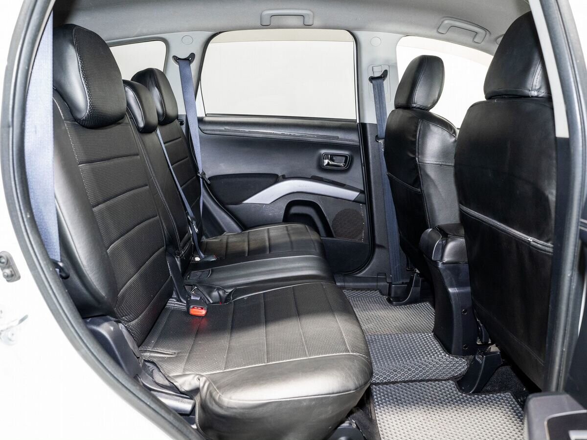 Mitsubishi Outlander 2010 - фото автомобиля
