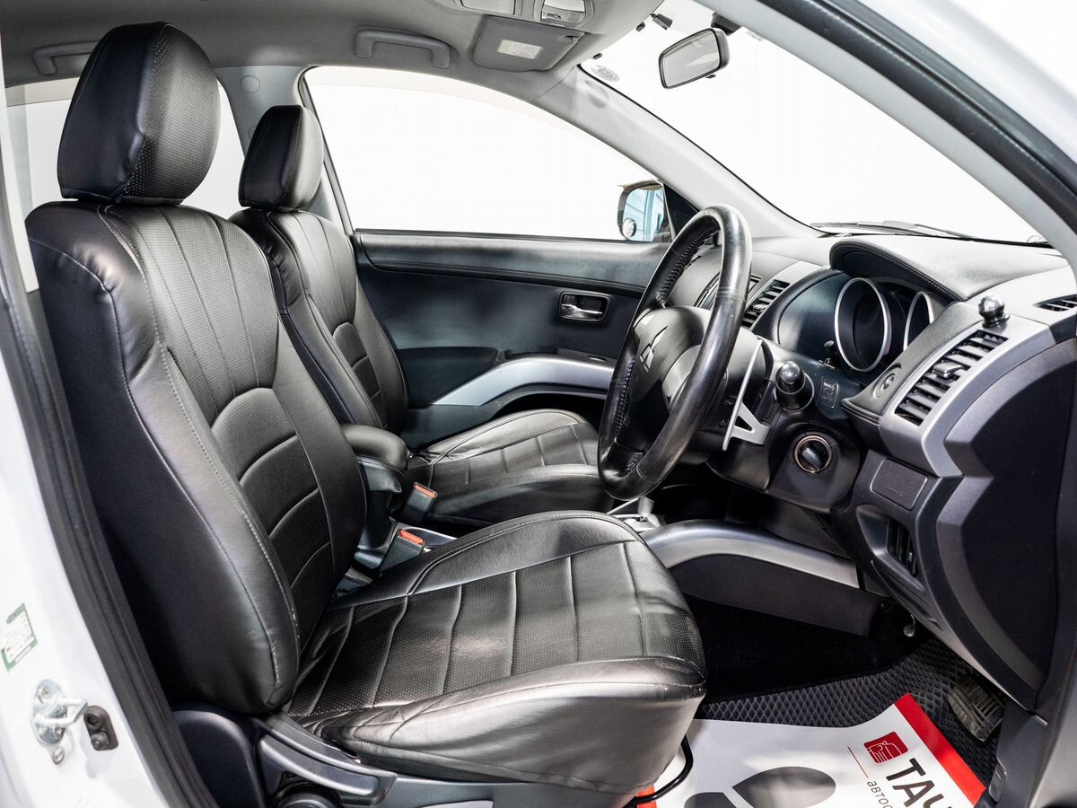 Mitsubishi Outlander 2010 - фото автомобиля