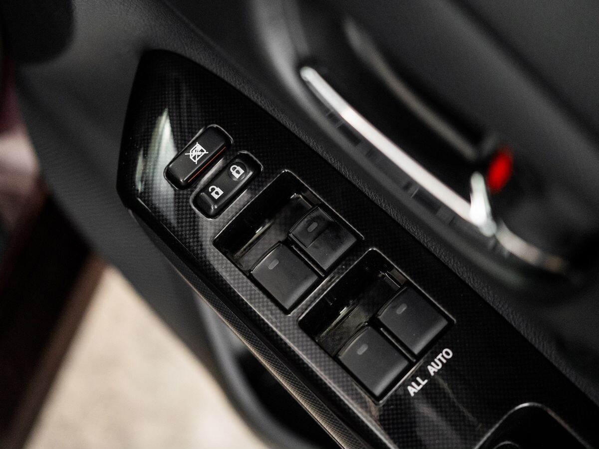 Toyota Wish 2014 - фото автомобиля