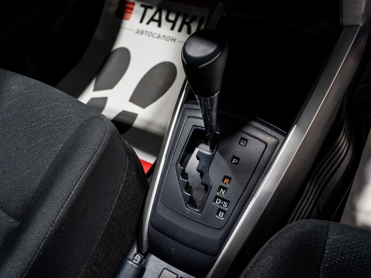 Toyota Corolla Fielder 2022 - фото автомобиля