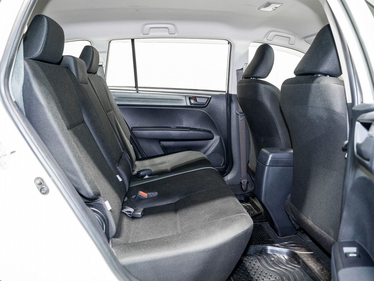 Toyota Corolla Fielder 2022 - фото автомобиля
