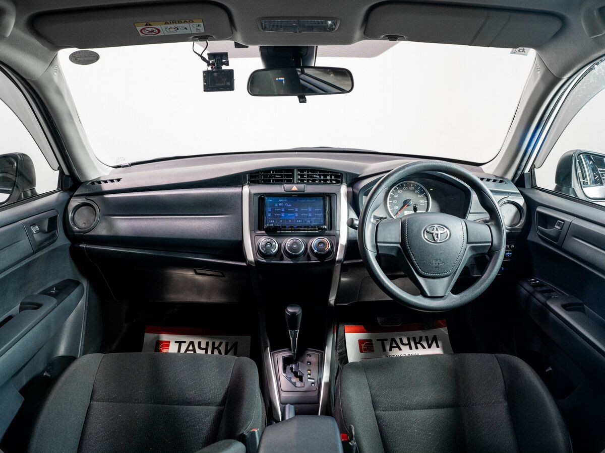 Toyota Corolla Fielder 2022 - фото автомобиля