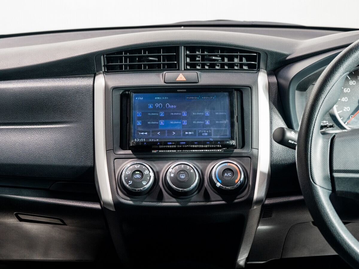 Toyota Corolla Fielder 2022 - фото автомобиля