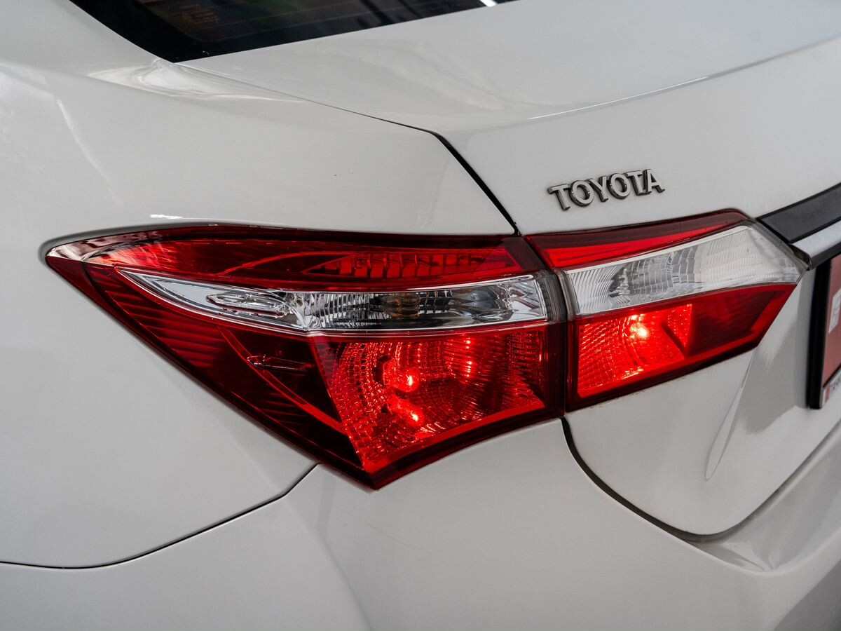 Toyota Corolla 2014 - фото автомобиля