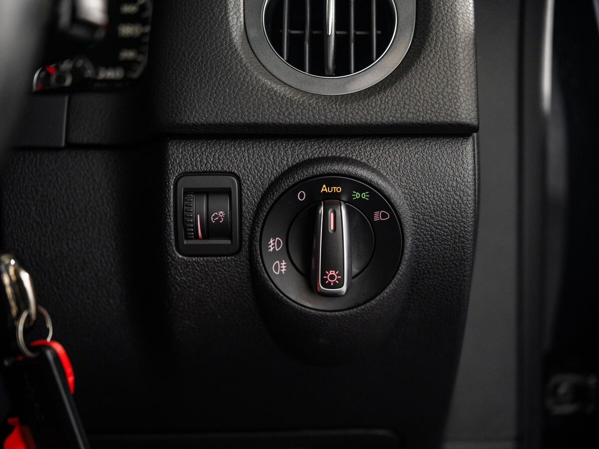 Volkswagen Tiguan 2013 - фото автомобиля