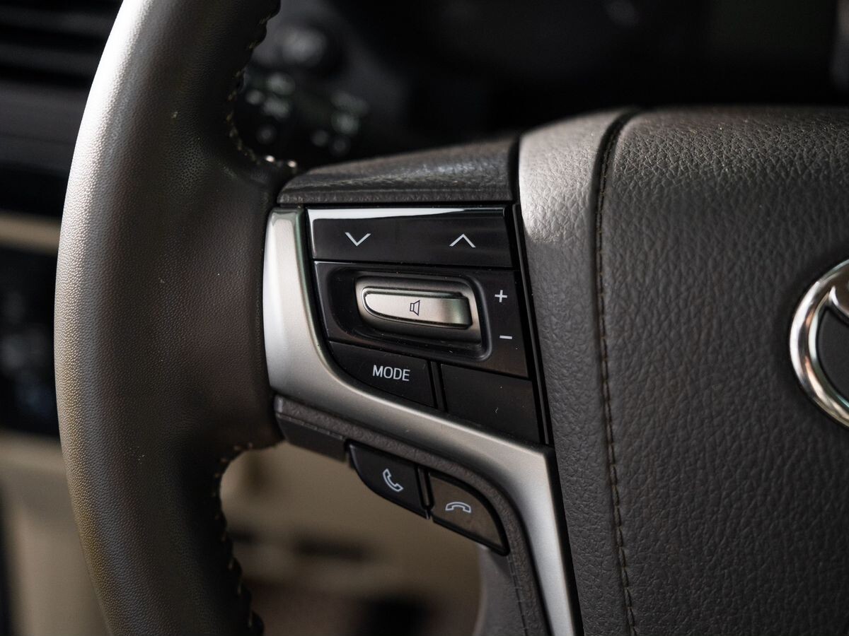 Toyota Land Cruiser Prado 2021 - фото автомобиля