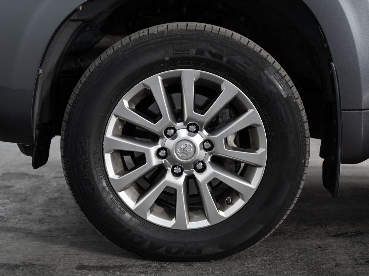 Toyota Land Cruiser Prado 2021 - фото автомобиля