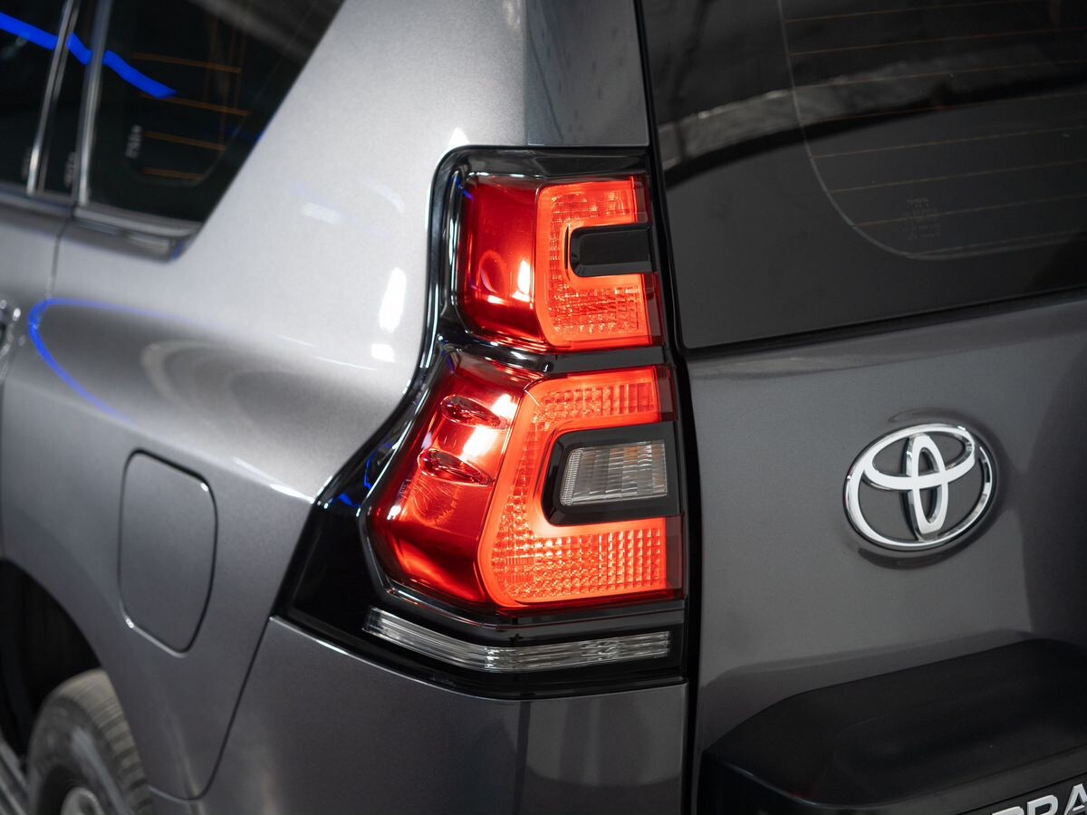 Toyota Land Cruiser Prado 2021 - фото автомобиля