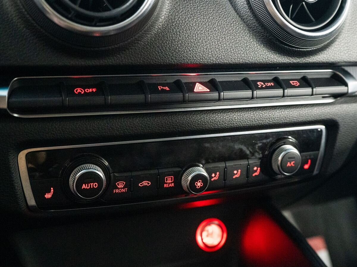Audi A3 2012 - фото автомобиля