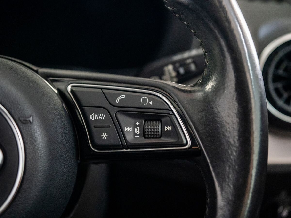 Audi Q2 2017 - фото автомобиля